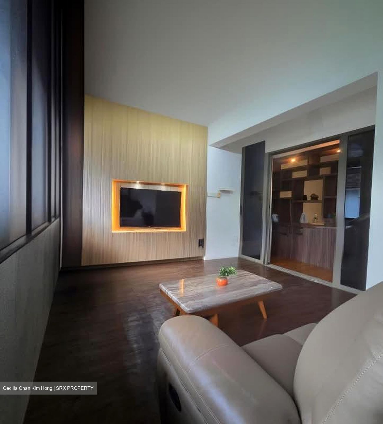 Hillside Drive (D19), Terrace #554769391